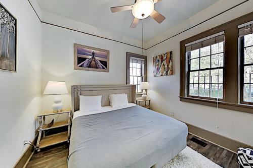 Drayton Place 1B - Downtown Gem with Full Kitchen apts - image 3