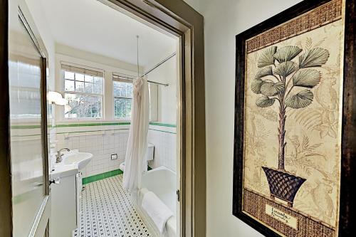 Drayton Place 1B - Downtown Gem with Full Kitchen apts - image 4