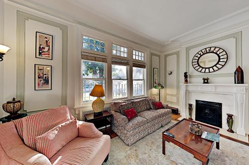 Cozy Savannah Apartment I Located in Historical District apts - image 2