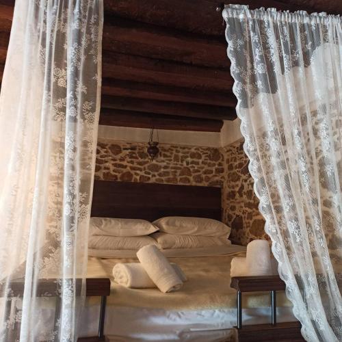  Areti's Traditional house in Apóllona