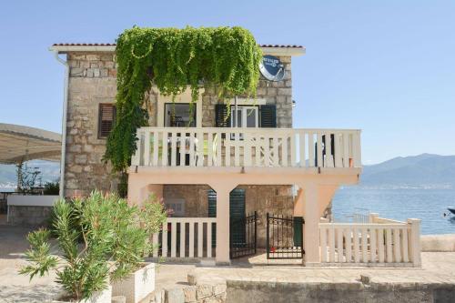 Old Fisherman House Krasici