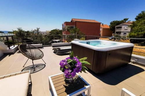 House Diana - heated swimming pool and jacuzzi