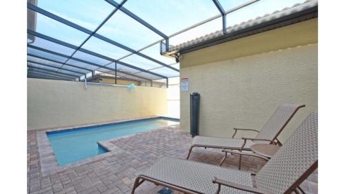 Windsor-5 Bed Townhouse w splashpool-3801WW - image 4