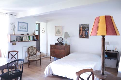 Lilas et Glycine chambre d'hôte Dieulefit