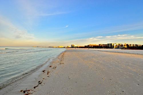 Twin Palms at Siesta in Siesta Key, USA