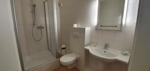 ห้องน้ำ, Restaurant & Hotel Olive in ไกรฟวาลด์