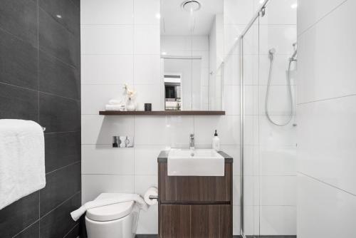 Kerridge St Apartments by Urban Rest - 화장실