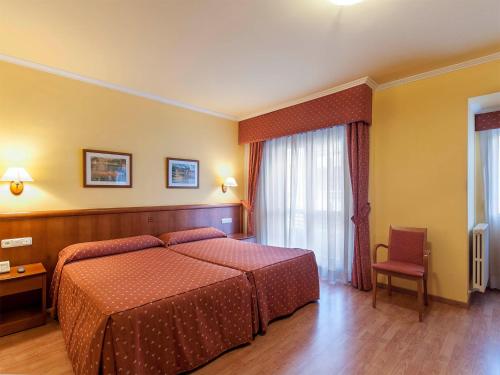 2 twin beds