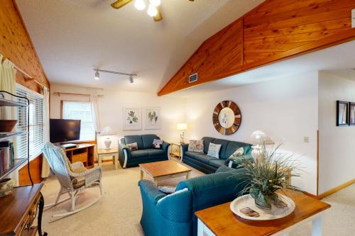 Pamlico Breeze #204HC Pamlico Breeze #204HC