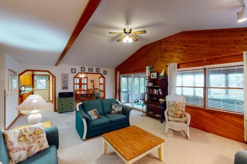 Pamlico Breeze #204HC Pamlico Breeze #204HC