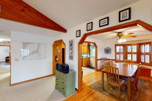 Pamlico Breeze #204HC Pamlico Breeze #204HC