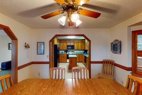 Pamlico Breeze #204HC Pamlico Breeze #204HC