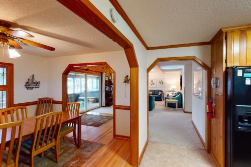 Pamlico Breeze #204HC Pamlico Breeze #204HC