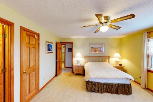 Pamlico Breeze #204HC Pamlico Breeze #204HC