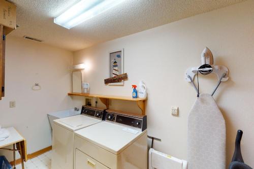 Pamlico Breeze #204HC Pamlico Breeze #204HC