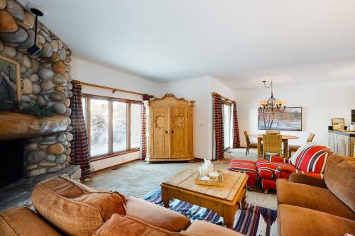 Summit Hideout - image 4