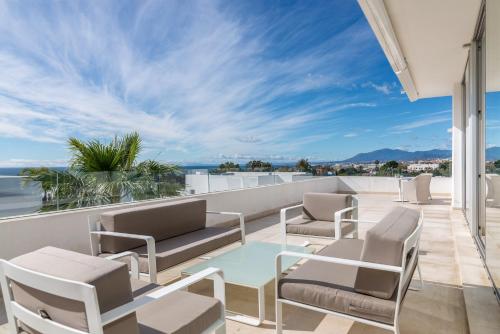 NEW Luxurious 4-BDRM Villa next to Beach/Golf — La Finca