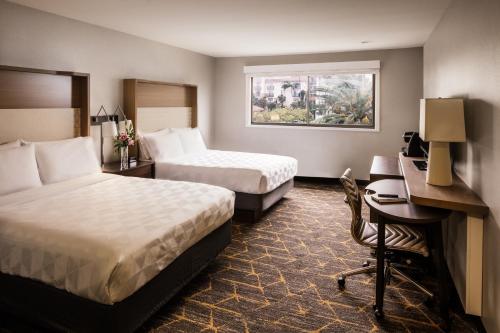 Holiday Inn Santa Ana-Orange County Airport, an IHG Hotel