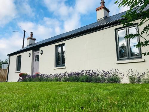 . Lavender Cottage - 2 Bedroom Home