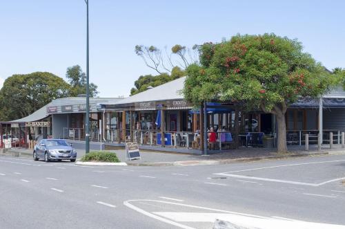 Port Elliot Beachcomber on Horseshoe Bay linen included spotless