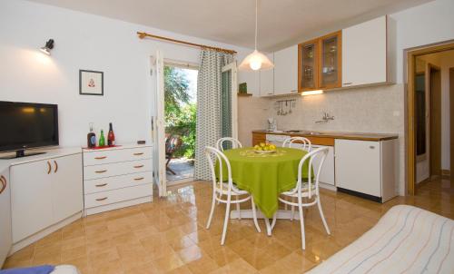 Holiday Home Lukrecia - image 9