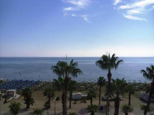 B&B Larnaca - Sunorama Beach Apartment - Bed and Breakfast Larnaca