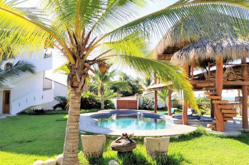 'El Muro' Majahua's Beach Villa
