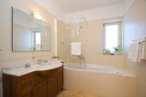 Holiday Home Lukrecia - image 5