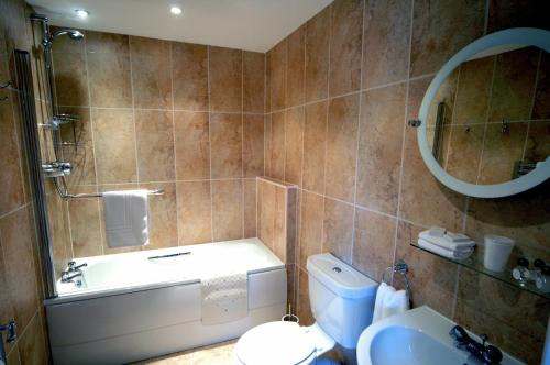 New Overlander Inn - image 10