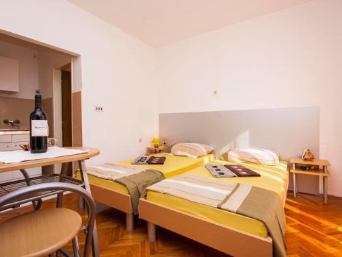 Apartments Tanfara 1283 - image 8