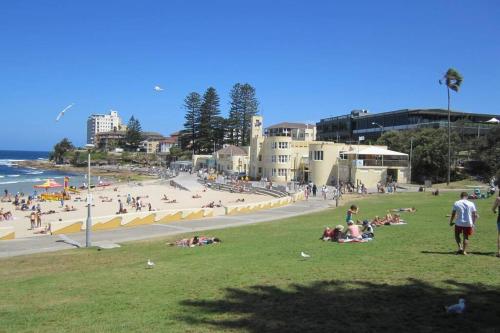 Cronulla Beach Elanora Gardens in Cronulla