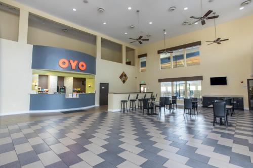 OYO Hotel Knoxville TN Cedar Bluff I-40 - image 5