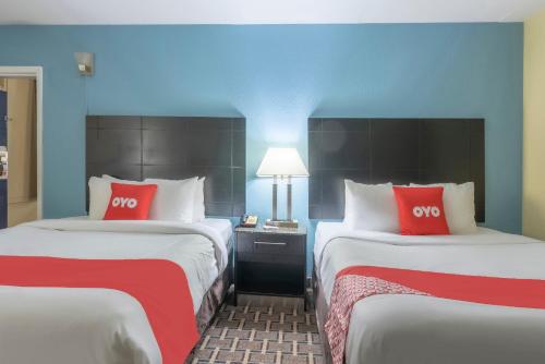 OYO Hotel Knoxville TN Cedar Bluff I-40 - image 14