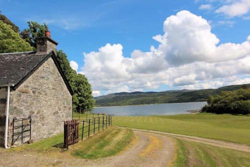 周邊環境, Ellary Cottage - Cosy Sleeps 4 Property, Remote Location at the Edge of the Water in 古羅克