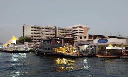 Sabai Sabai Liveaboard Bangkok