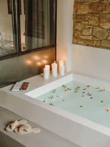 Fürdőszoba, Mas Generós - Adults-Only Eco Hotel (Mas Generos - Adults-Only Eco Hotel) in Peratallada