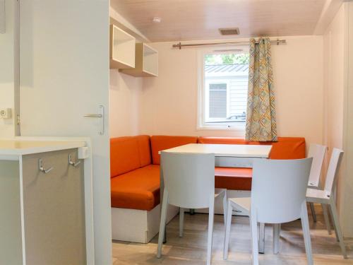 Holiday Home Hawaii Style by Interhome in Prague 14