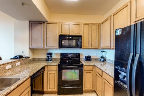 The Palms of Destin near Joe's Crab Shack