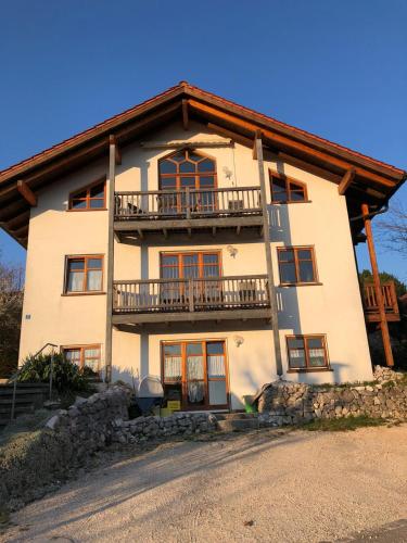 Hotelli välisilme, Südflügel im Chiemgau (Sudflugel im Chiemgau) in Traunstein
