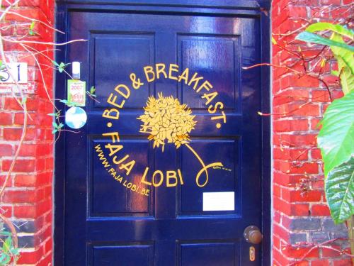 B&B Faja lobi – Ghent, CA