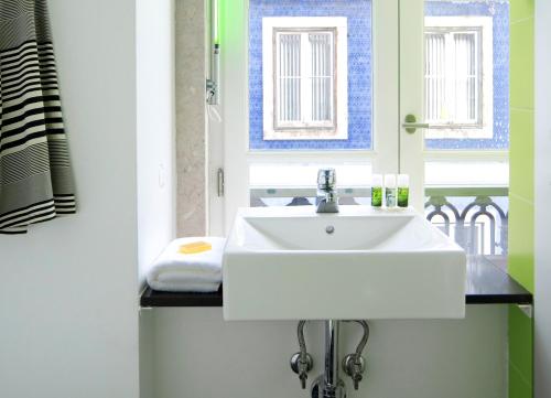 Standard Single Room image 5