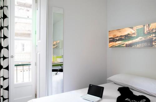 Standard Single Room image 4