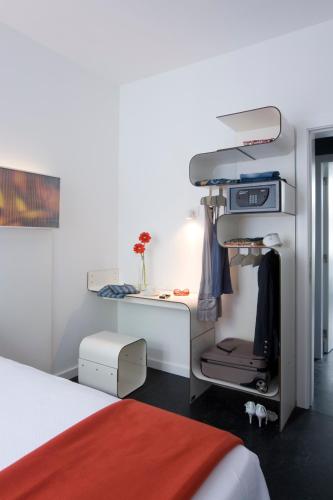 Standard Single Room image 2