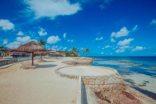 The Queen of Cozumel Beach House -Luxury Beachfront Villa- MILLION DOLLARS VIEW photo 4