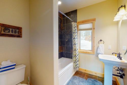 Spruce Ridge Retreat - image 4