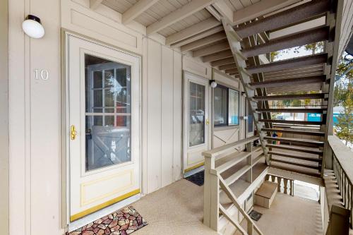 Hi Country Haus Getaway - image 7