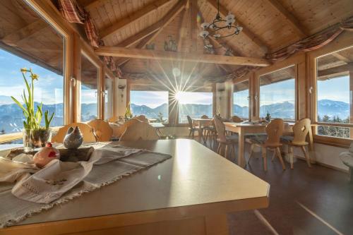 Restorāns, Pension Bauernhof Baumgartner Stanahof in Fresach