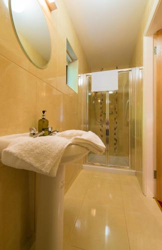 Aisleigh Guest House - image 7