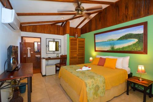 287010729 Conchal Hotel