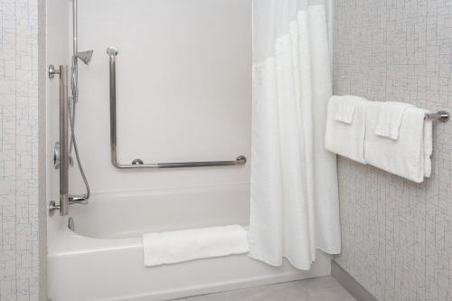 Double Room with Two Double Beds - Disability Access